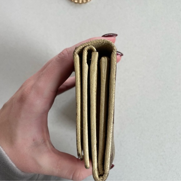 Authentic Prada Wallet With Box - Picture 7 of 10